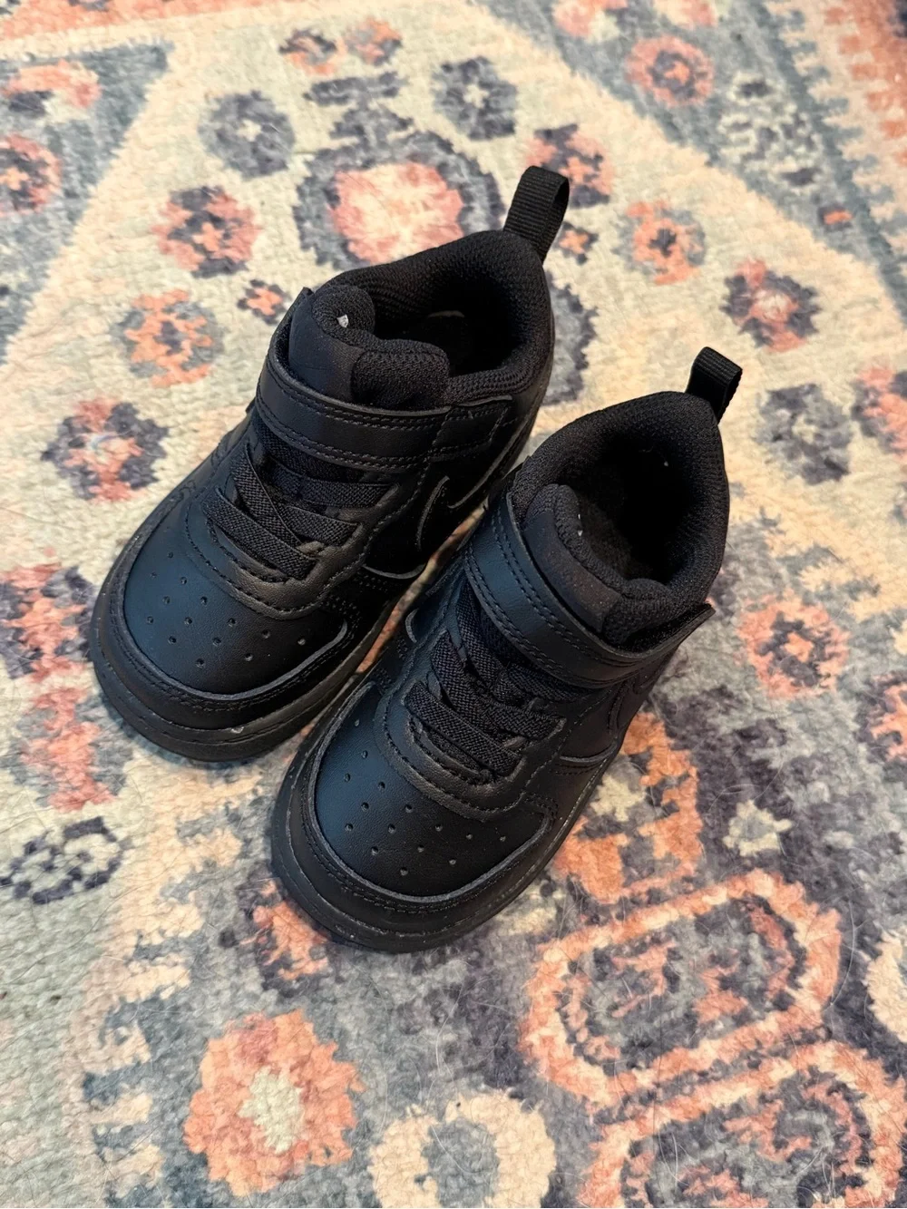 Nike Like new baby Court Borough shoes in an all-black